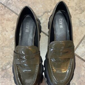 Bar III Women's Glossy Green Loafers